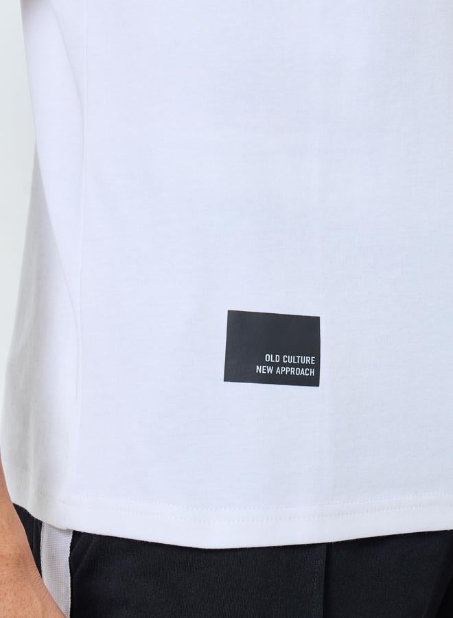 Styli Men Regular Fit Interlock T-Shirt with Badge Detail - Image 3