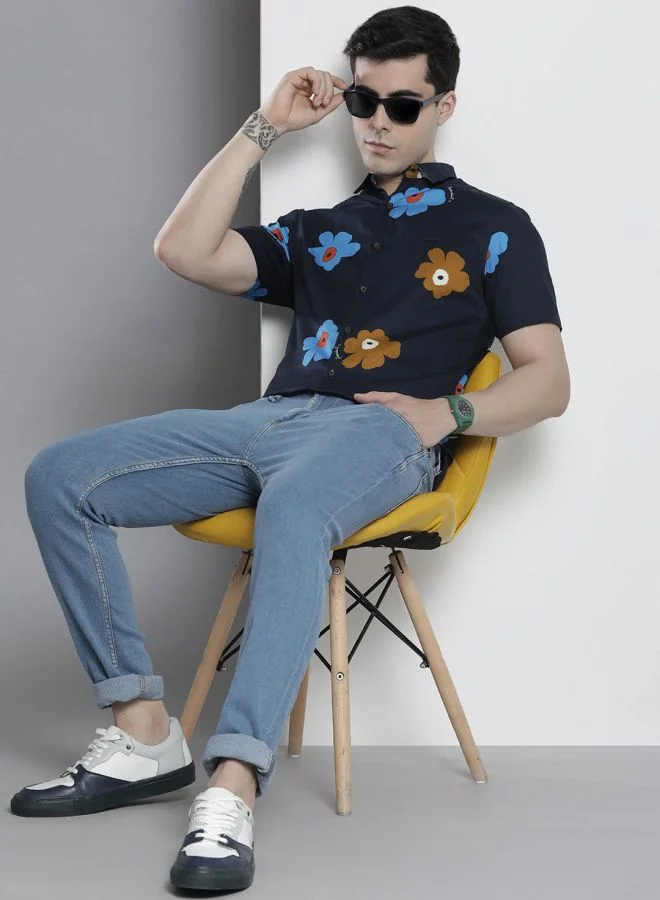شركة المرآب الهندية Men Regular Fit Tropical Half Sleeves Cutaway Collar Casual Shirt