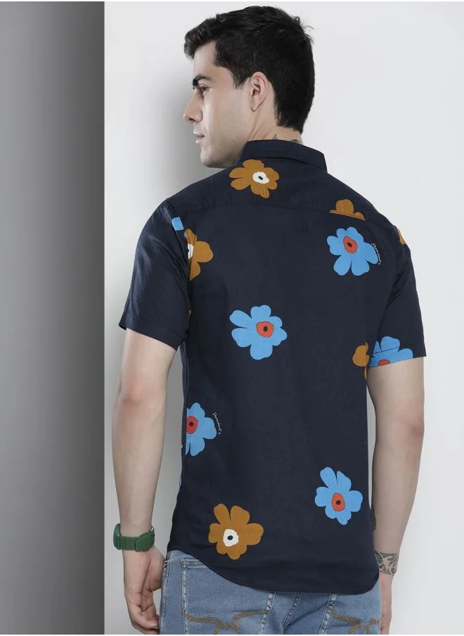 شركة المرآب الهندية Men Regular Fit Tropical Half Sleeves Cutaway Collar Casual Shirt