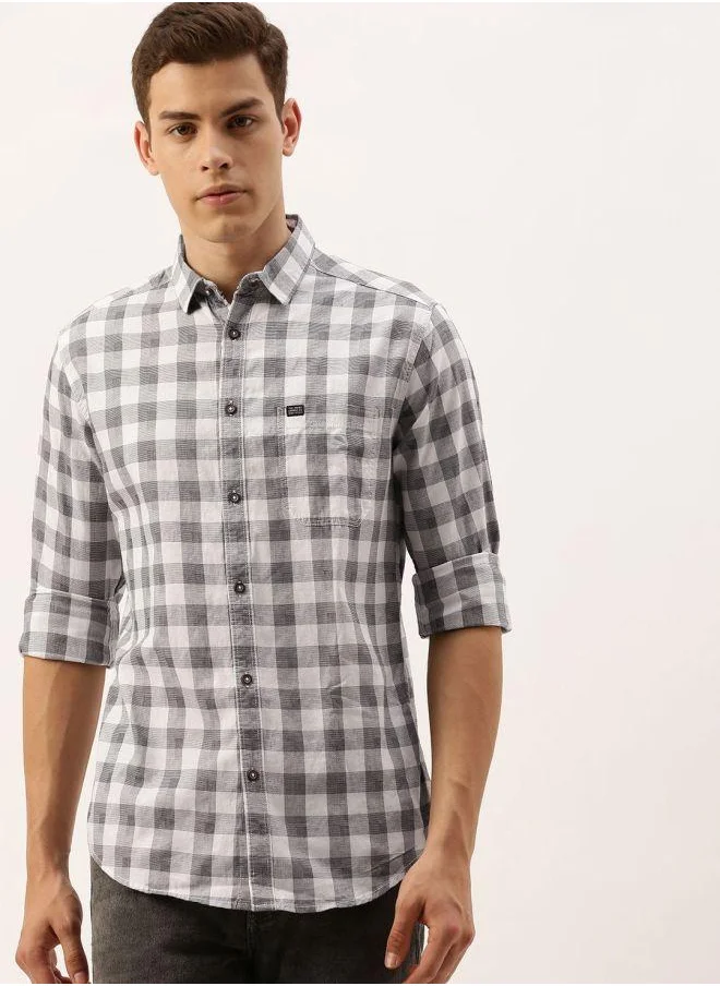 The Indian Garage Co Men Slim Fit Checkered Full Sleeves Spread Collar Casual Shirt