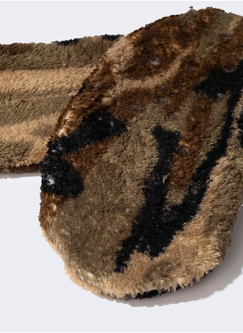 DeFacto Flat Sole Plush Slippers  - Image 3