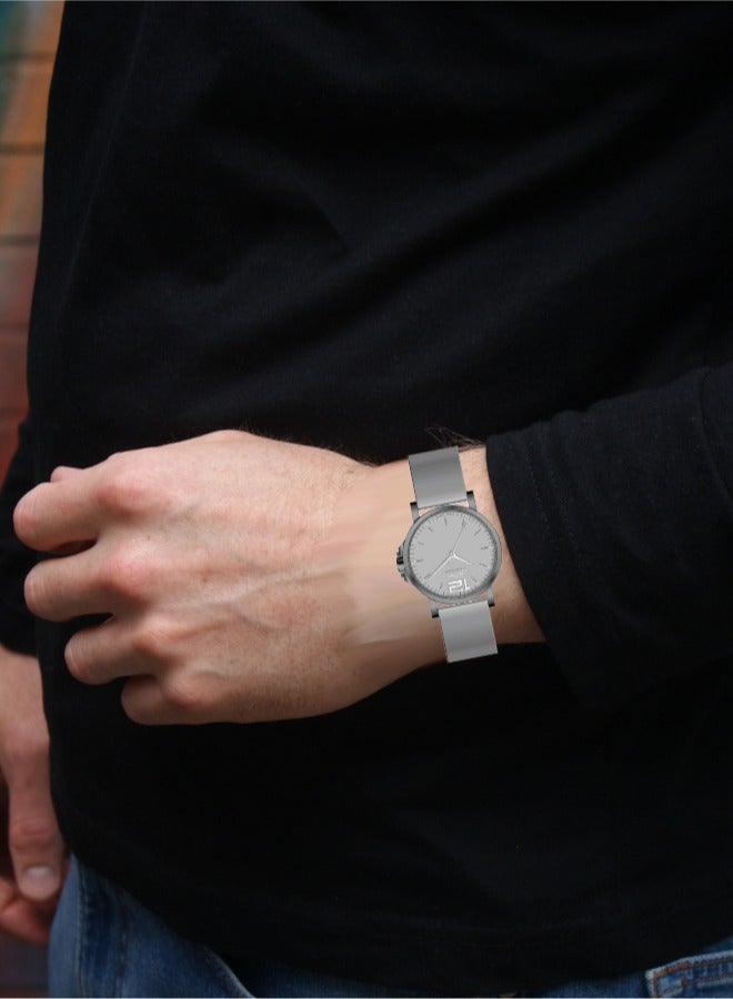 مارتيني ساعة مارتيني الرجالية الأنيقة مينا رمادية أنيقة وسوار جلدي رمادي مقاومة للماء مثالية للارتداء الكاجوال والرسمي - Image 3