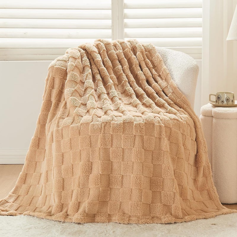 Wajade Fleece Throw Blanket, Fluffy Faux Fur Blanket for Bed Sofa Couch, Soft Cosy Warm Thick Blanket,Checkered Linen 127x178 - Image 1