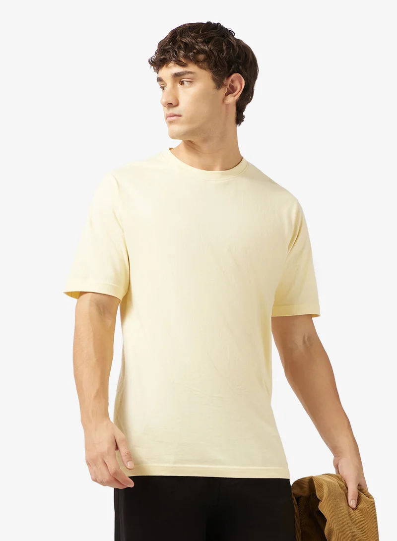 سفنتي فايف بيسيكس عبوة من  تي شيرت بقصة عادية