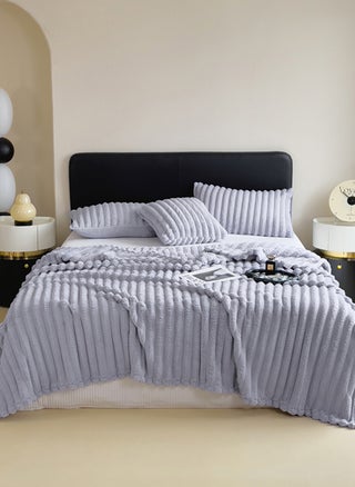 Light Luxury Short-Pile Rabbit Fur Thickened Blanket, Suitable for Office Nap Blanket, Sofa Blanket 200*230CM(Pillowcase Not Included) - pzsku/ZF8DF7C638B6C8BBB38B7Z/45/_/1722495638/7e602c2f-94bc-483a-857b-f008fbd09faf