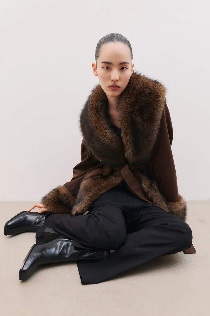 اتش اند ام بووت بطول الكاحل مع كعب سميك