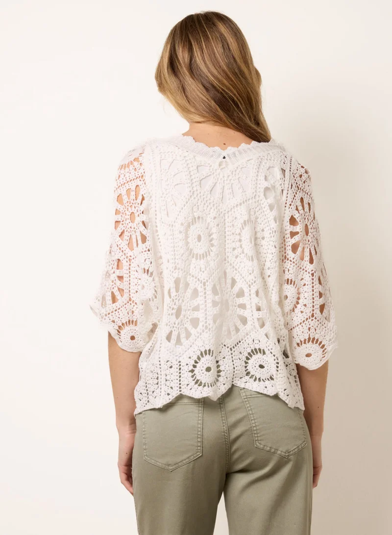 بلو فانيلا Crochet Detailed Kimono Top