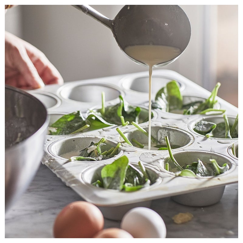 VARDAGEN Muffin Tin, Silver Anodised Aluminium, 38x29 cm - 12 Cups - Image 5