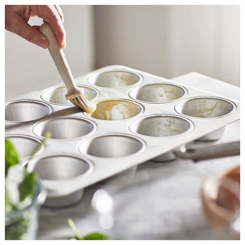 VARDAGEN Muffin Tin, Silver Anodised Aluminium, 38x29 cm - 12 Cups - Image 4