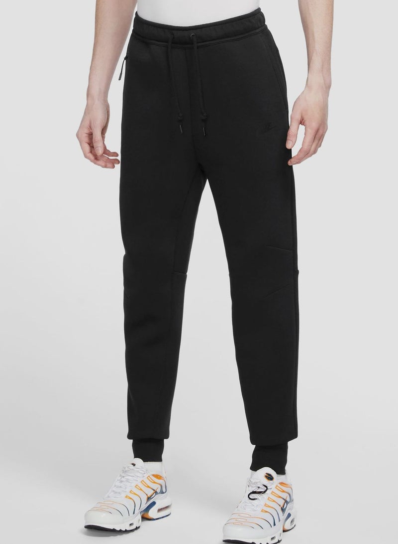 Nike Essential Fleece Joggers - Image 1