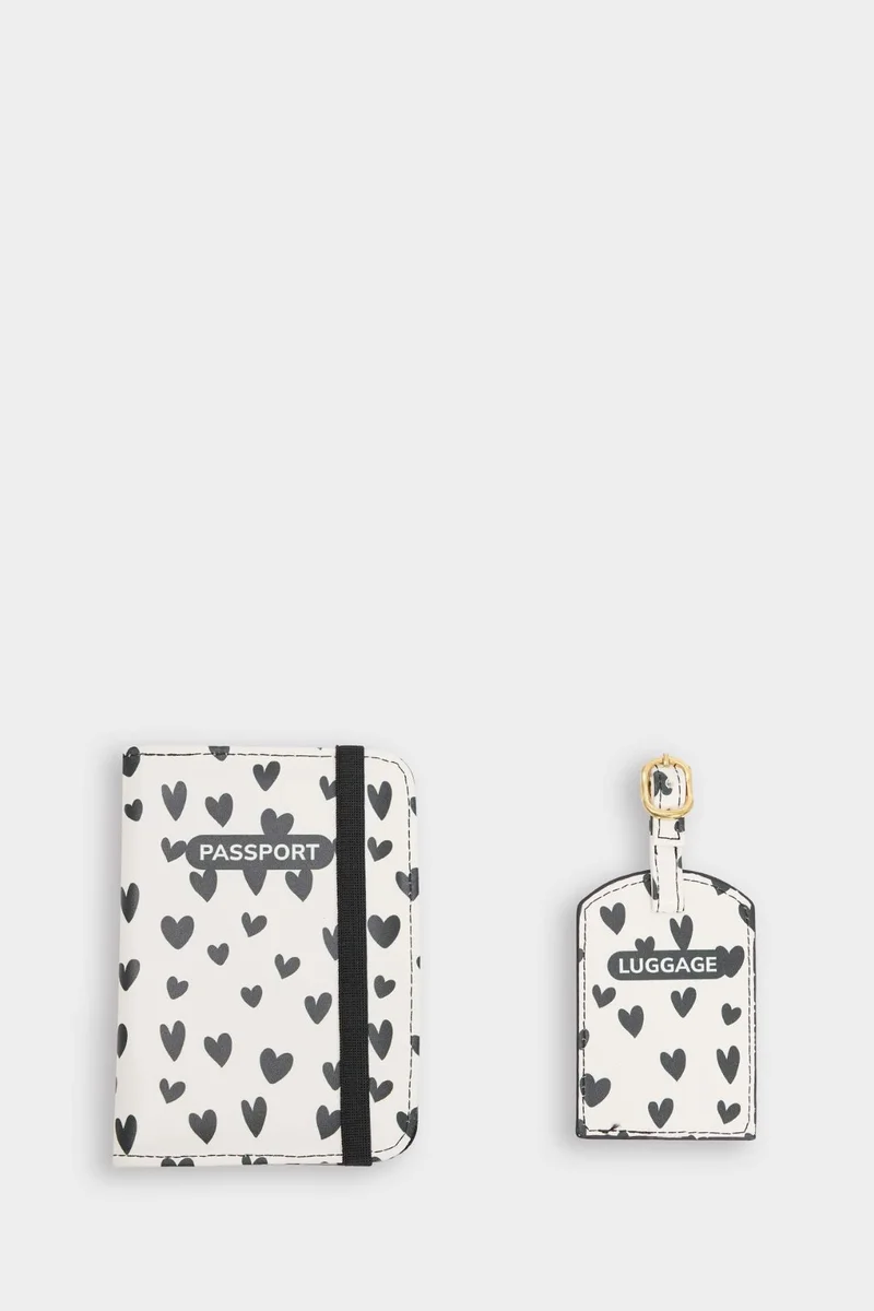 Woman Heart Patterned Faux Leather Passport Holder