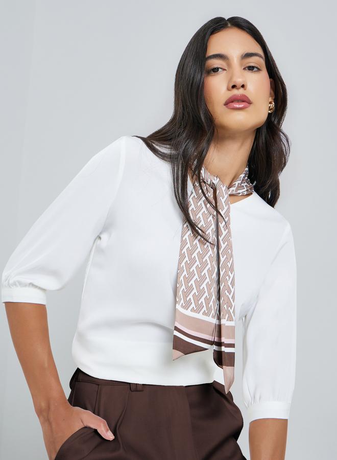 ستايلي بلوزة سادة مع وشاح مطبوع - Image 1