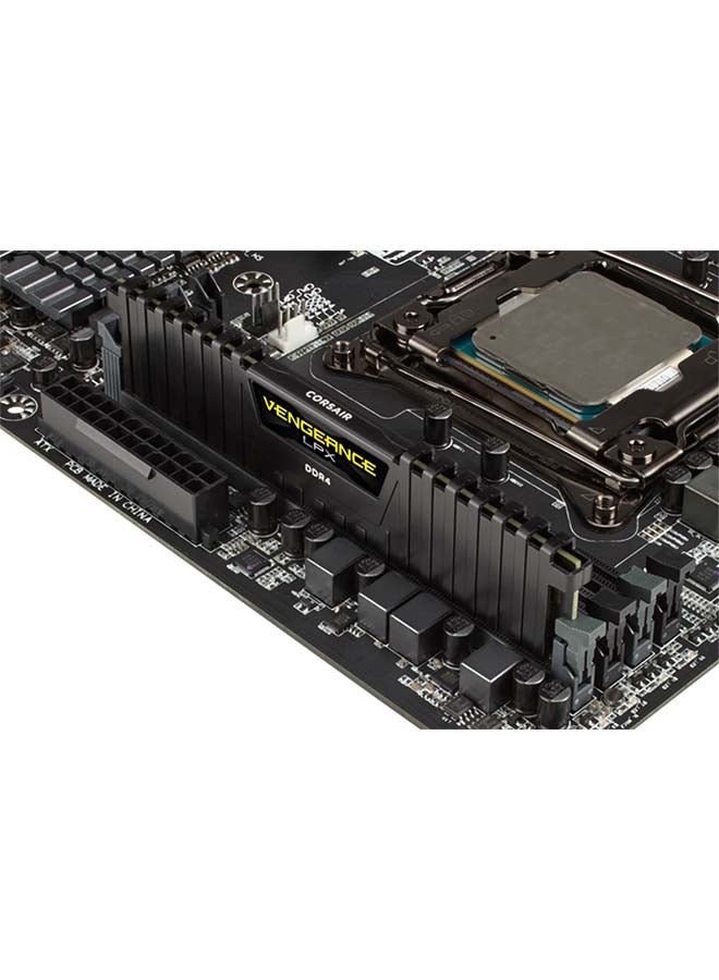 كورسير وحدة ذاكرة الكمبيوتر المكتبي DDR4 تتميز بأداء عالٍ وتردد 2400 ميجاهرتز ودعم XMP 2.0 أسود - Image 5