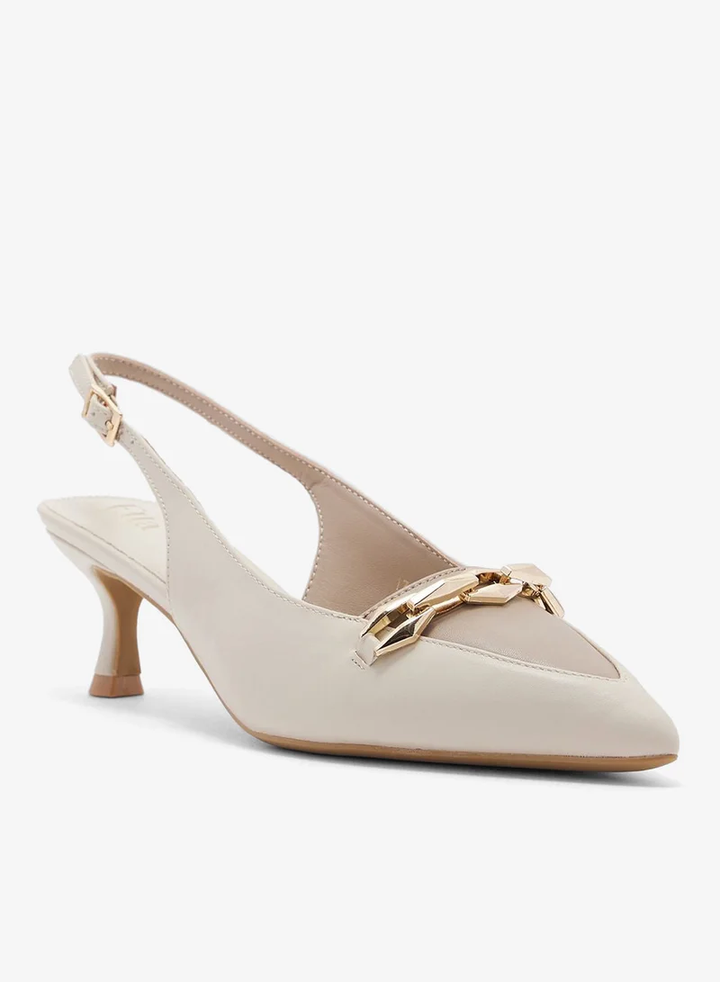 ايلا حذاء بكعب منخفض بحزام خلفي وسلسلة