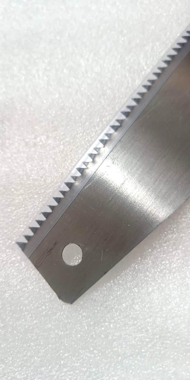 GENERIC Superior HandsawHacksaw For Professionals Craftsmen to cut Wood And DIY Works size 18 inch 50x12 cm Ripsaw - Image 2