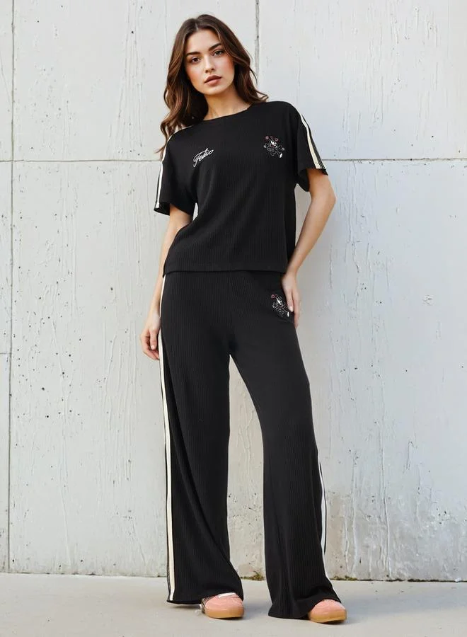 اس بي كاركترز تيشيرت بلمسة فيليكس مطرزة من مزيج الفيسكوز