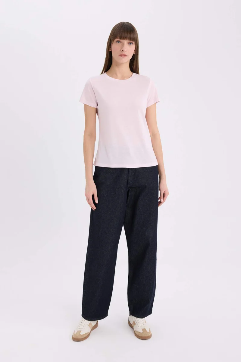 ديفاكتو Regular Fit Crew Neck Basic T-Shirt