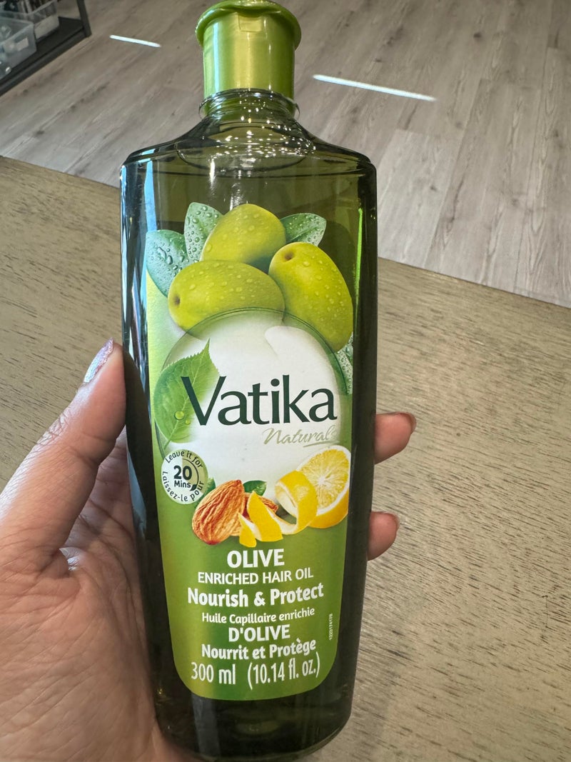 Vatika Naturals زيت الشعر الطبيعي دابر فاتيكا غنية - مرطب طبيعي، مقوي وزيت شعر لفروة رأس صحية، زيت مغذي للشعر الناعم، القابل للتسريح، والحريري من الجذور إلى الأطراف (زيت الزيتون، عبوة من 3)  - Image 2