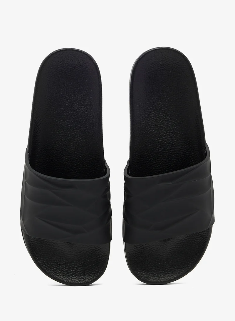 سفنتي فايف شباشب كاجوال بتفاصيل نسيجية