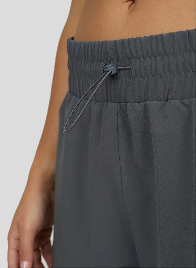 CASTORE Women'S Charcoal Carbon Training Shorts