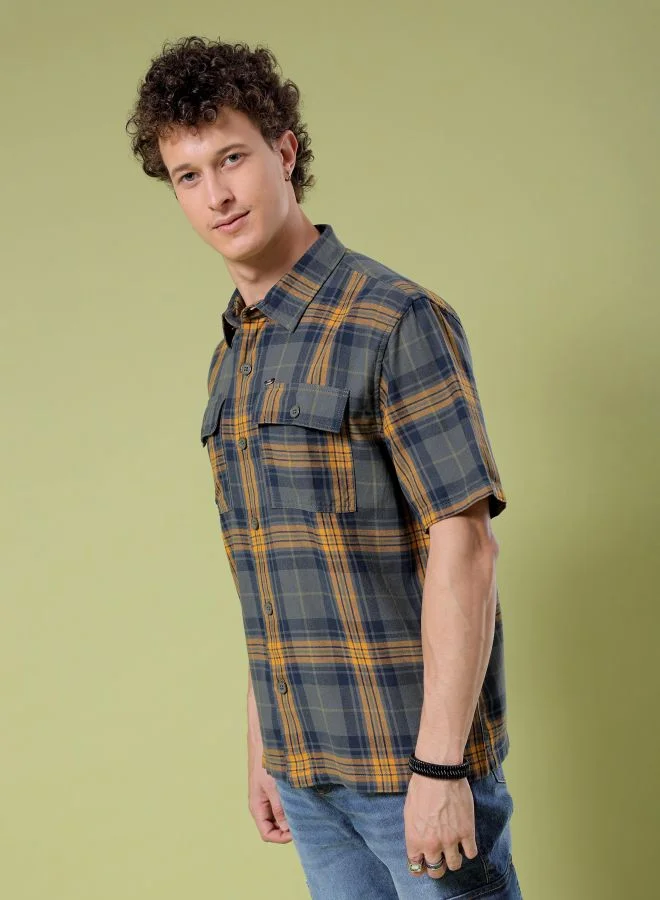 شركة المرآب الهندية Men Boxy Fit Checkered Half Sleeves Cuban Collar Double Flap Pocket Street Wear Over Shirt