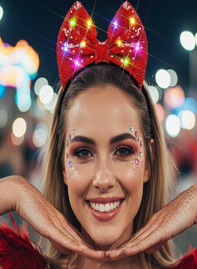 طوق رأس مزين بفيونكة حمراء مضيئة من Yokawe، إكسسوار شعر على شكل فيونكة LED وامضة للنساء، مطاط قابل للتعديل، 3 أوضاع إضاءة للمهرجانات والأزياء التنكرية (أحمر) - Image 3