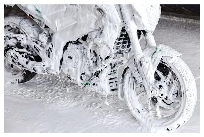 swacch High Foaming Bike Shampoo Formulated For Yamaha MT 15 V2 I Thick Foam with Wax Coat I Non-Toxic Formula I Ph Balanced I Super Saver Pack I Premium Wax Formulation I Glossy & Shine I 5 Litre - Image 4