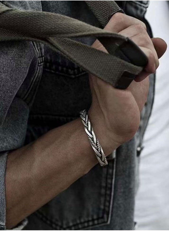 JewelryLand - Men’s Elegant Antique Silver Color Bracelet - Image 1