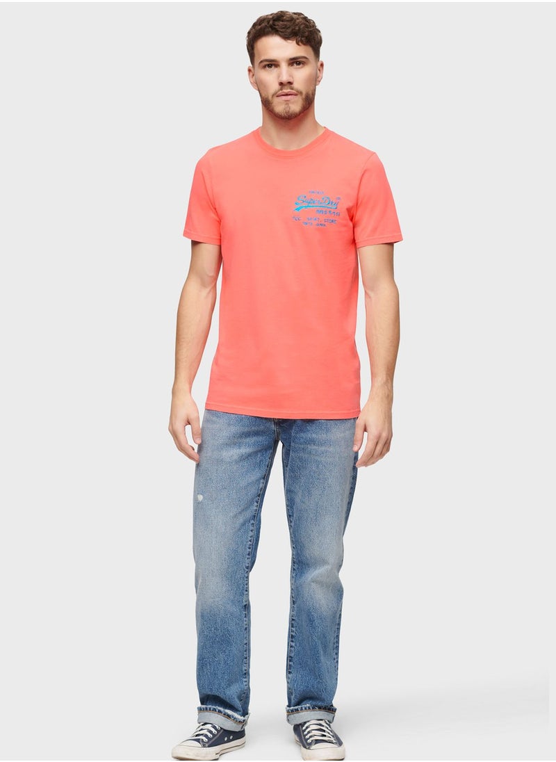 Superdry تي شيرت بطبعة جرافيكية ورقبة دائرية  - Image 3