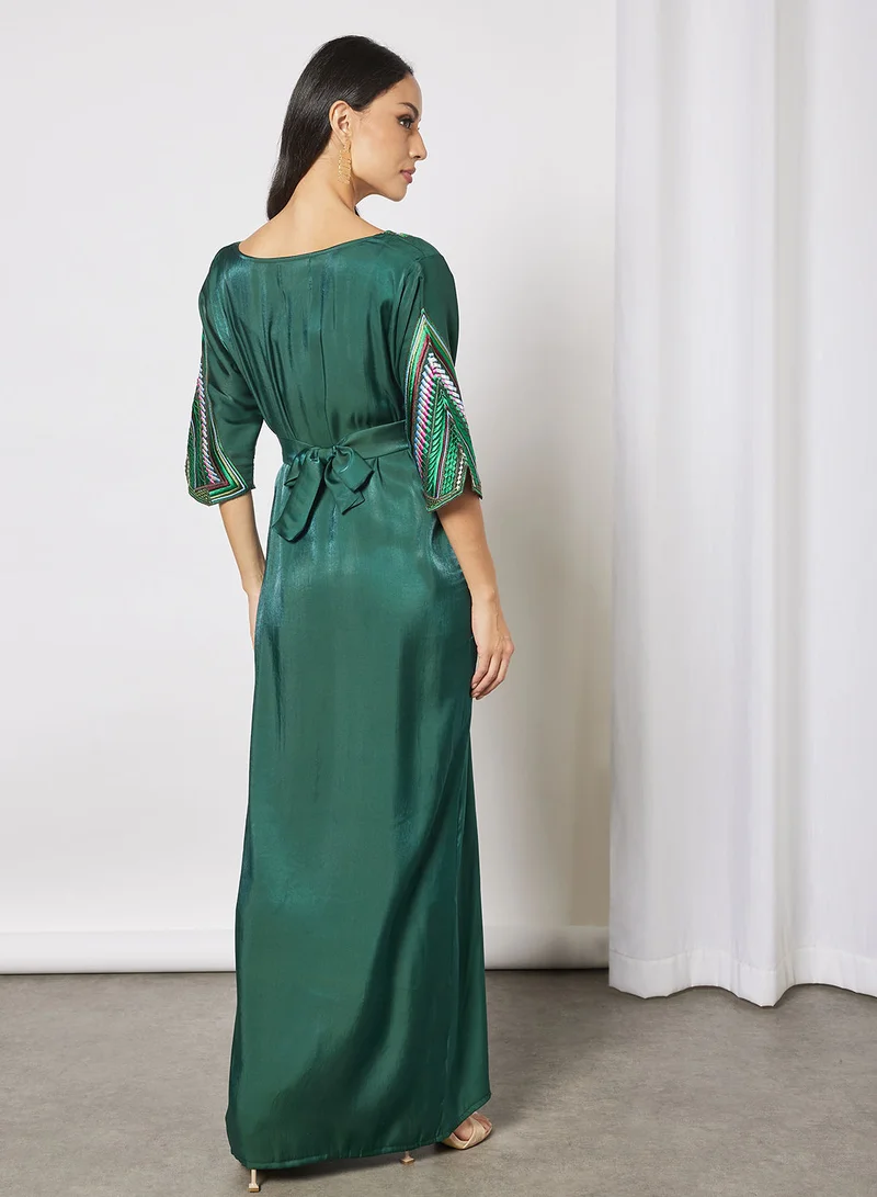 Hayat Jalabiya With Colored Abstract Embroidery With Thin Belt