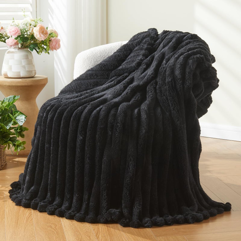 NEWCOSPLAY Super Soft Throw Blanket Black Premium Silky Flannel Fleece 3D Ribbed Jacquard Lightweight Bed Blanket All Season Use Black Ribbed Throw50x60
