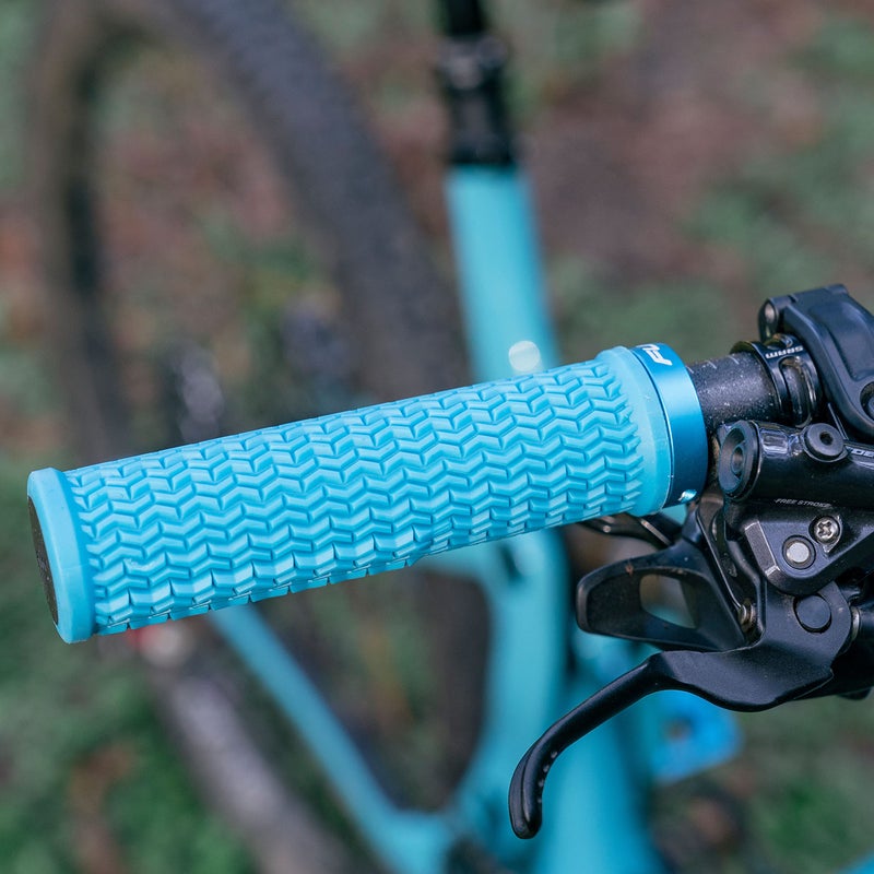 Funn Holeshot Mountain Bike Grips with Single Lock On Clamp, Lightweight and Ergonomic Bike Handle Grips with 22 mm Inner Diameter, Hardened End Bicycle Handlebar Grips for MTB/BMX (Purple) - Image 4