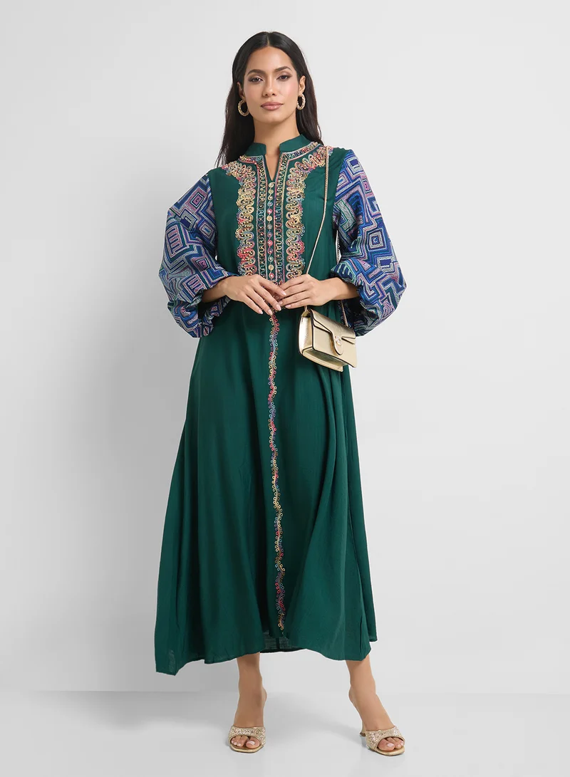 Khizana Embroidered Jalabiya