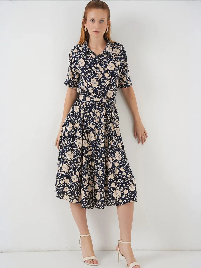 بيغ دارت فستان ميدي مطبوع بياقة قميص وقصة -