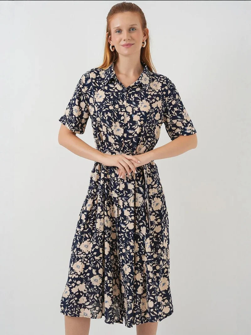 بيغ دارت فستان ميدي مطبوع بياقة قميص وقصة -