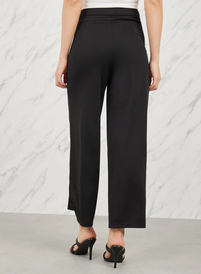 Styli Chain Accent Straight Leg Pant