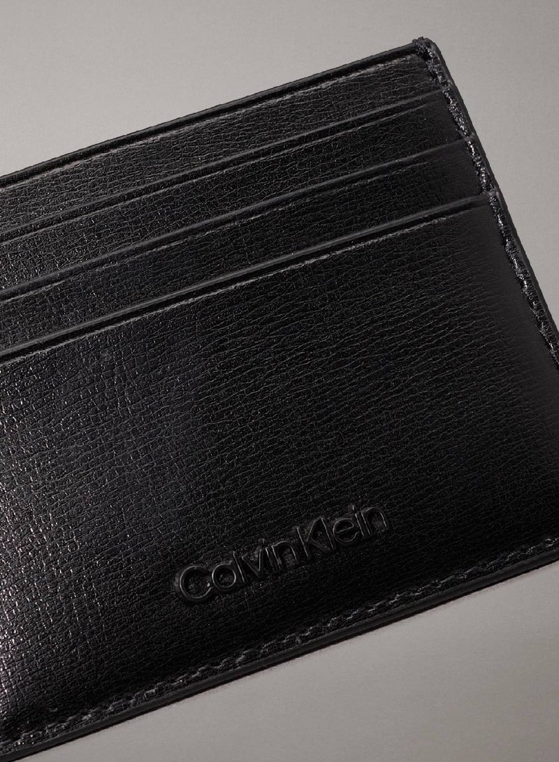 كالفن كلاين طقم هدايا مكون من حامل بطاقات من الجلد وحامل مفتاح فوب - Image 5
