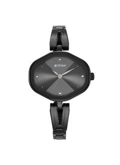TITAN ساعة كاريشما للسيدات بمينا سوداء وحزام معدني، باللون الأسود  - Image 1