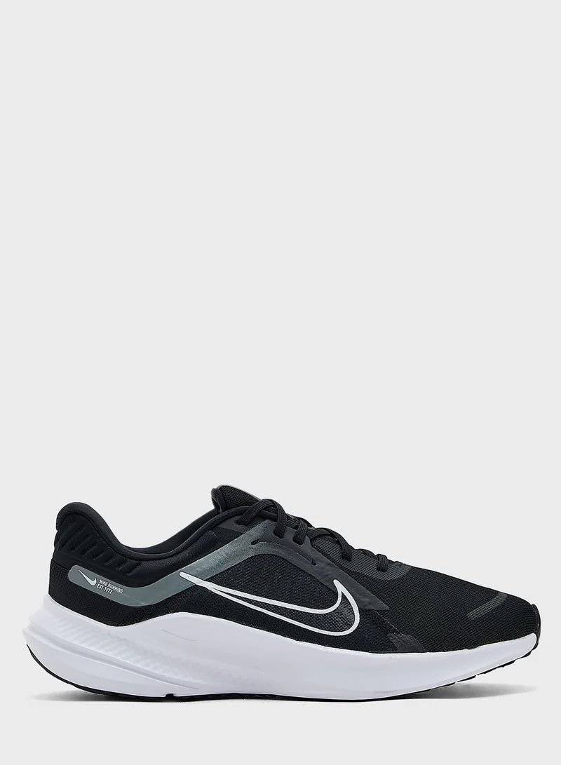 Nike Quest 5