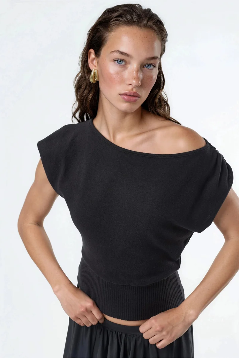بوسيم BUSEM Boat Neck Ribbed Blouse