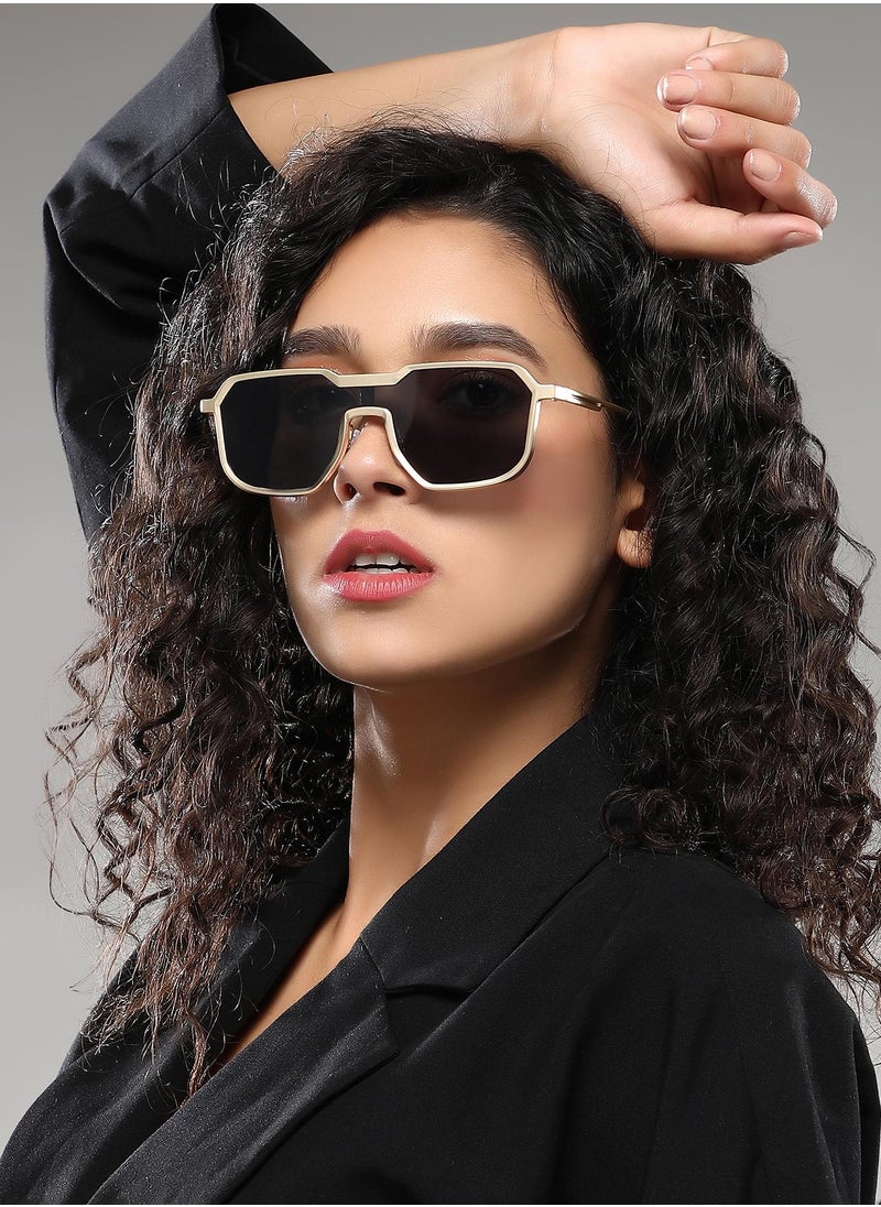 صوص هاوت نظارة شمسية بإطار واي فيرر كامل الحواف مع حماية من الأشعة الشمسية للنساء  - Image 4