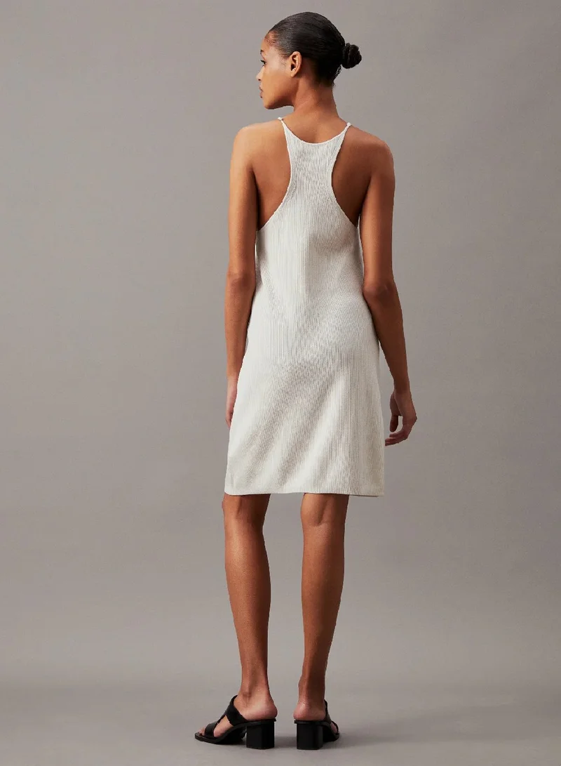 كالفن كلاين جينز فستان بدون أكمام من قماش لايوسل مضلع وناعم