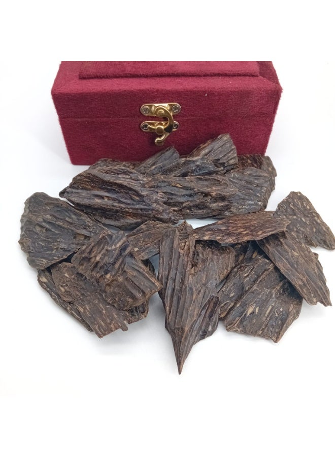Akarm Akarim Kalimantan Oud (Enhanced) - 1/8 Kg (125g) with Velvet Box - Image 4
