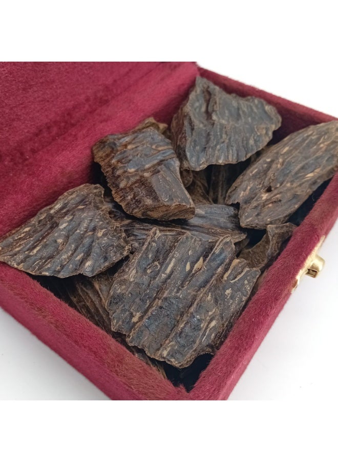 Akarm Akarim Kalimantan Oud (Enhanced) - 1/8 Kg (125g) with Velvet Box - Image 2