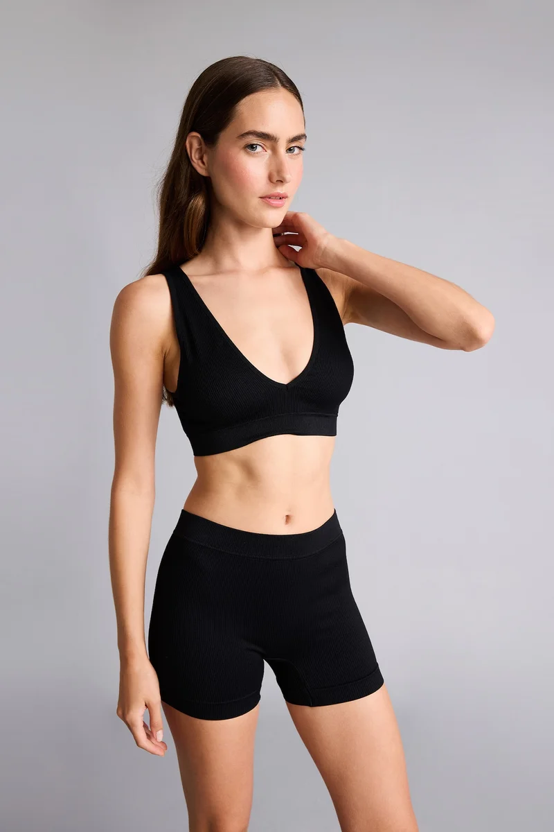 ديفاكتو Black Ribbed Seamless Elastic Waist Boxer Briefs