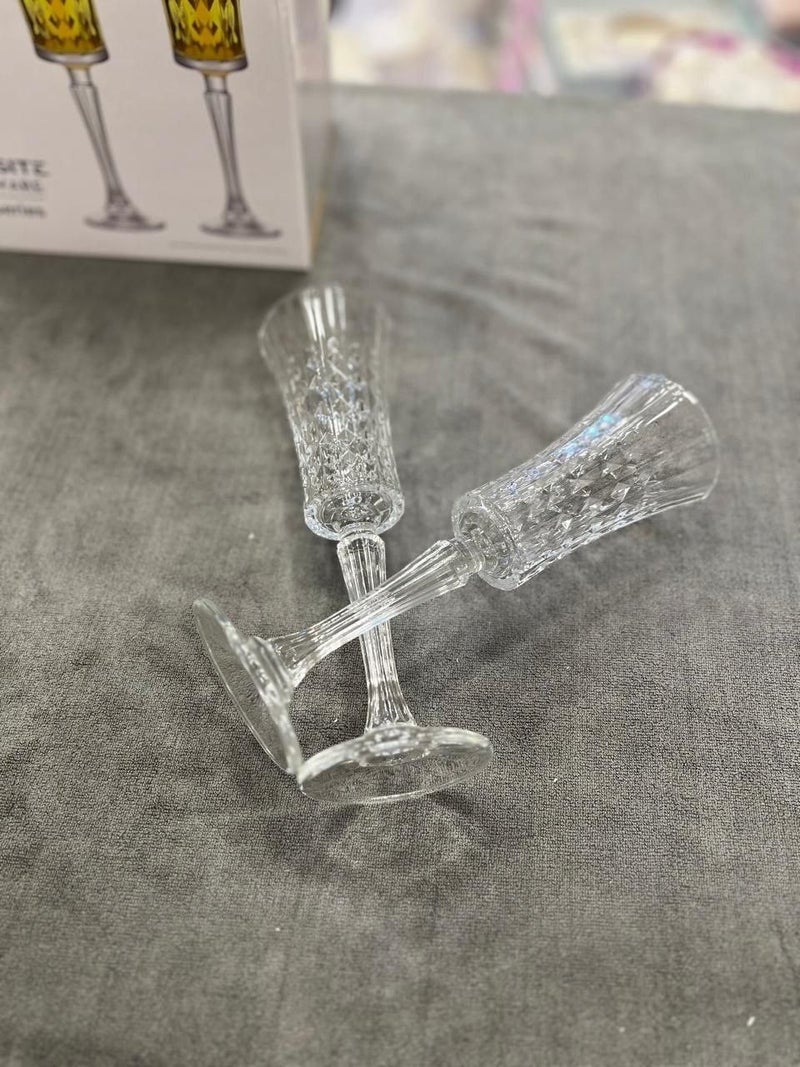 Exquisite Flute Design Glassware Set with Geometric Patterns - 6 Pieces - Image 3