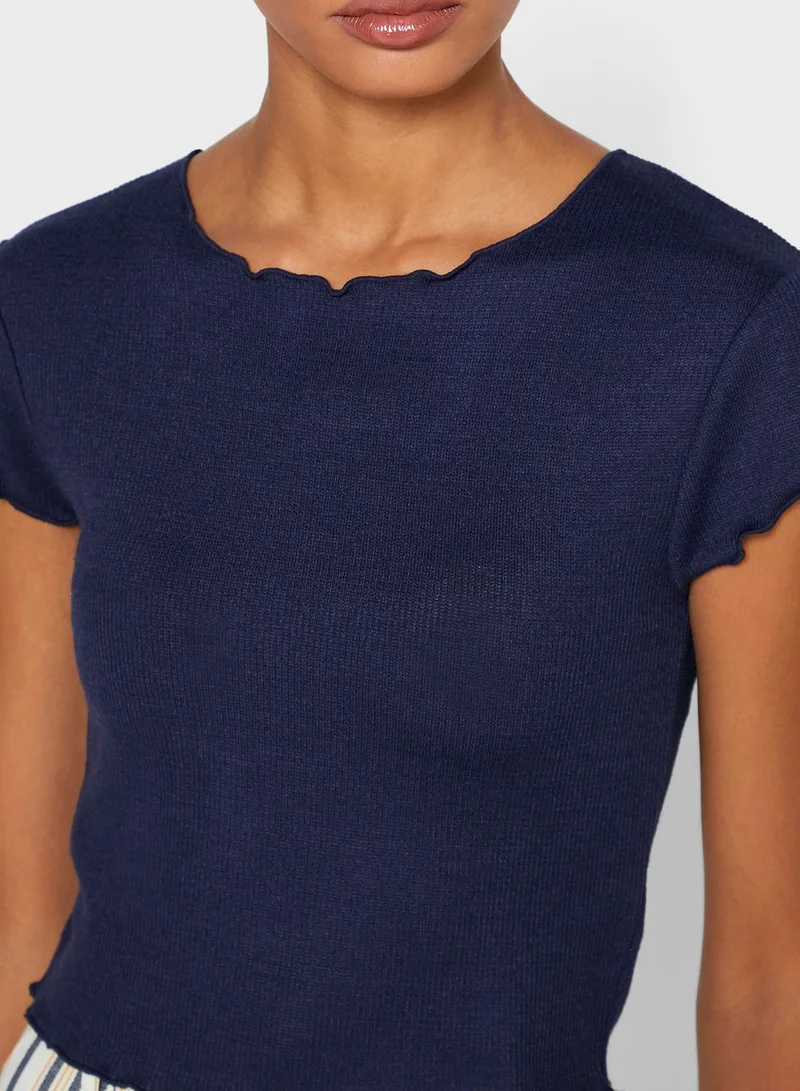 ONLY Lettuce Edge Crop Top