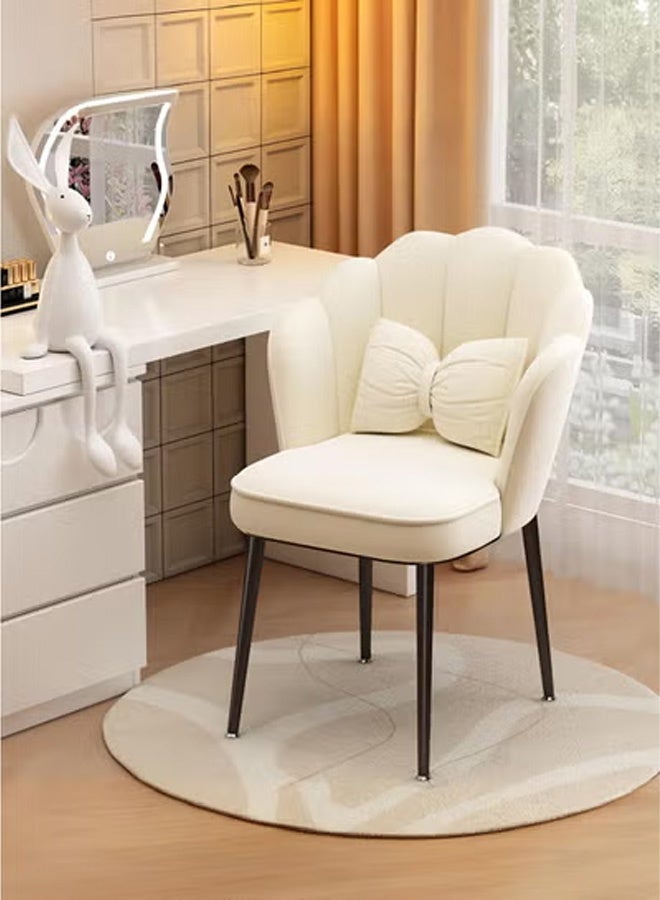 كرسي مكياج مع وسادة وأرجل معدنية سوداء، كرسي بتصميم أنيق علي شكل بتلات الزهور لغرفة المعيشة وغرفة الطعام وغرفة الملابس وغرفة النوم والمكتب - بيج - Image 1