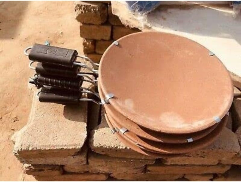 Generic Large Brown Clay Pot with Lid, 1kg Capacity, Non-Stick Finish, Suitable for Stovetop, Includes Clay Pot and Lid  - Image 4