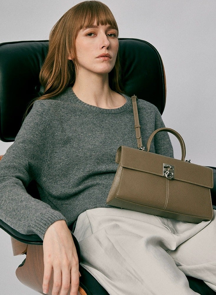 CF Classic Medium Tote Crossbody Bag - Image 5
